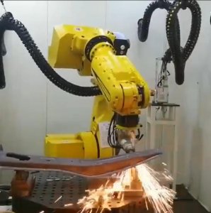 機(jī)械手激光切割機(jī)——高效精準(zhǔn)，重塑金屬加工